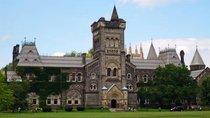 جامعة تورنتو - University of Toronto